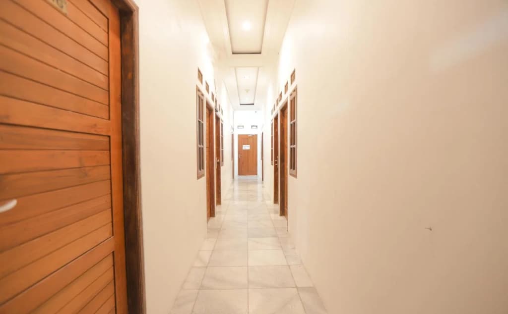 OYO 150 Harmoni Residence - photo 10