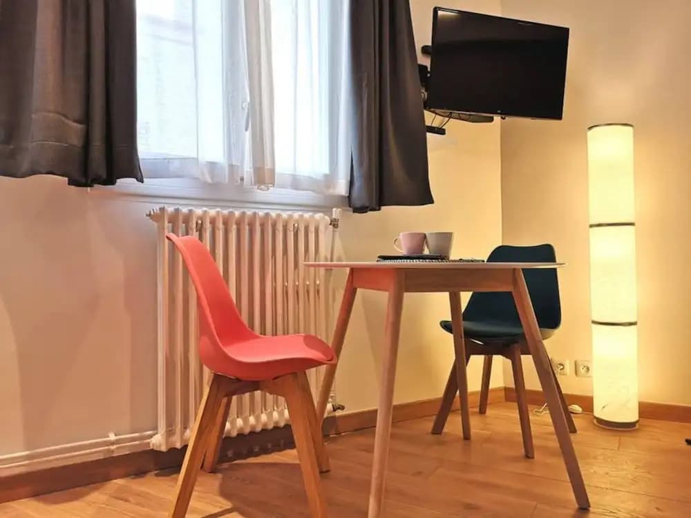 Renovated Studio Near Buttes Chaumont - photo 2