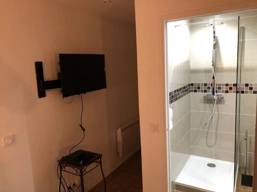 Tour Eiffel Apartment - photo 8