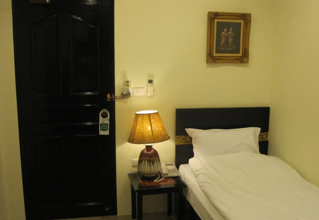 The Bang Khun Phrom Suites - photo 5