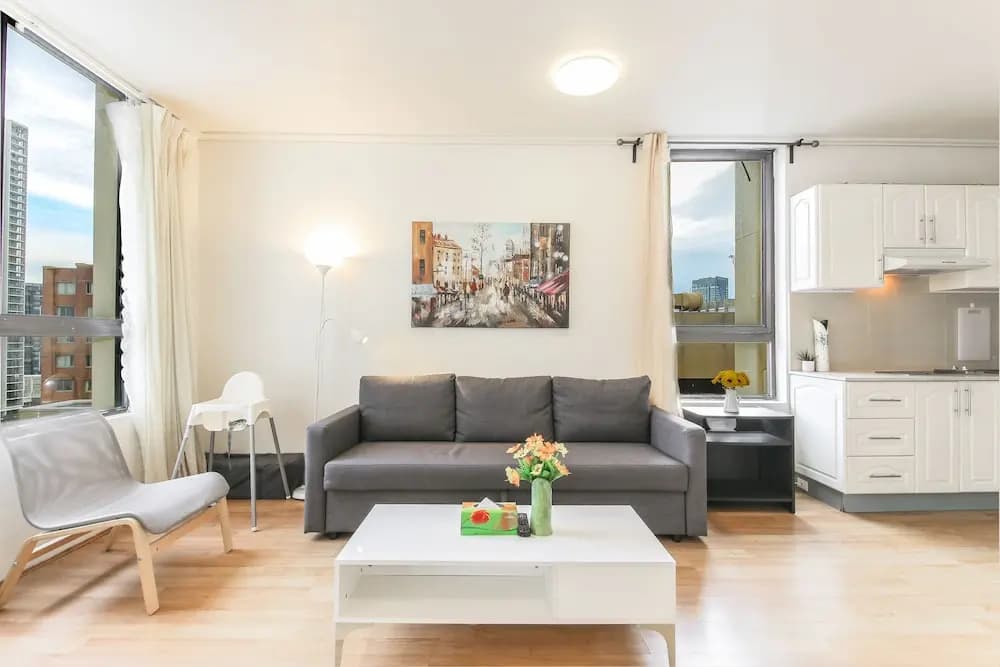 Amazing Location Cozy Stay with Parking - photo 4