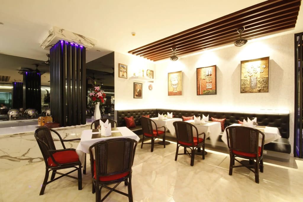 Hemingways Silk Hotel - photo 25