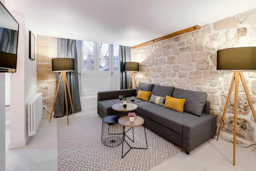 Spacious and Charming Flat on île de la Cité - photo 5