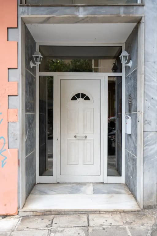 Deluxe 4 Bedrooms Apartment in Athens Center - main photo