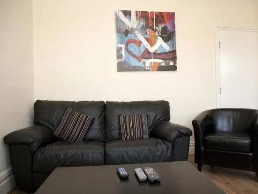 Windmill Serviced Apartments - photo 2