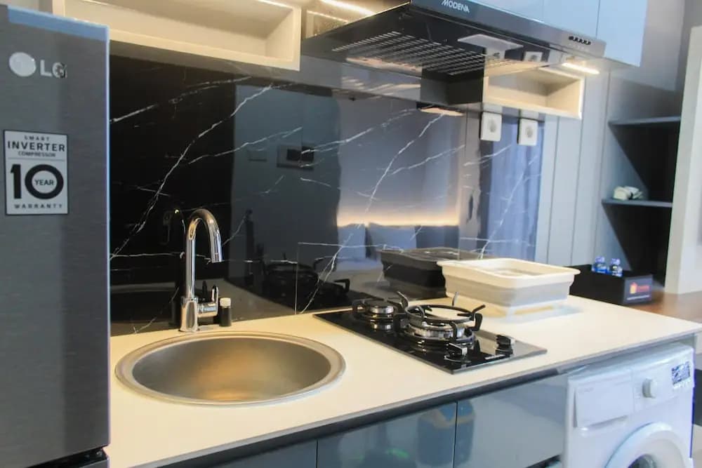 Homey and Comfort Studio at West Vista Apartment - photo 11