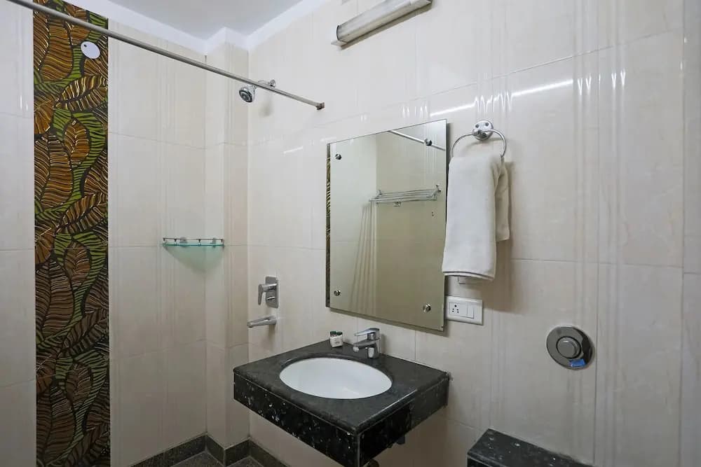 OYO 625 Svaruchi Inn - photo 8