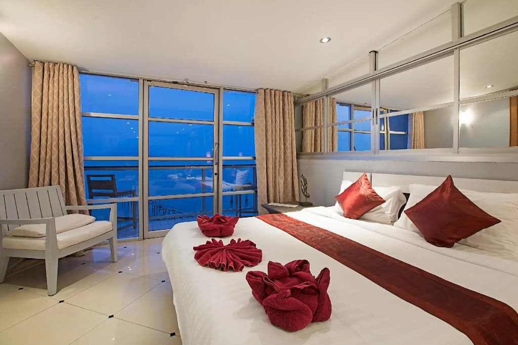 Enjoy Beach Hotel - photo 4