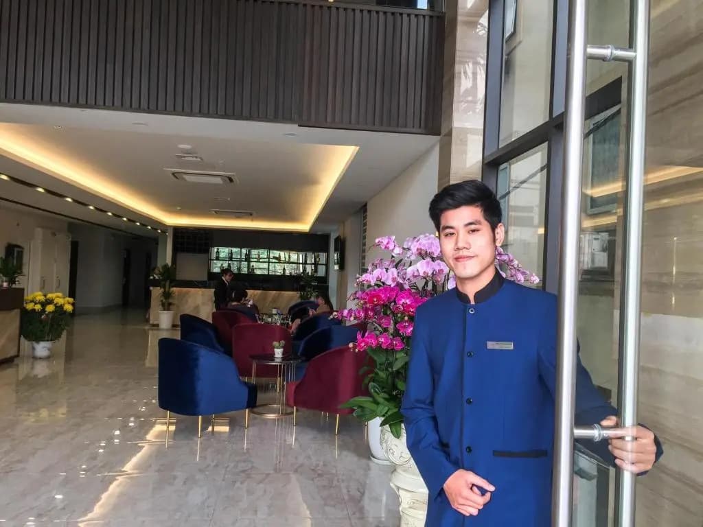 Western Skyline Hotel - photo 14