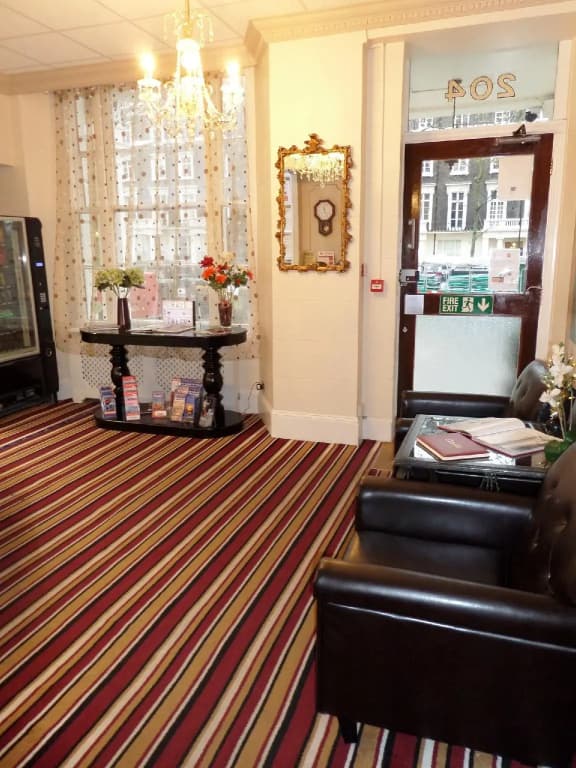 Lancaster Court Hotel - photo 14