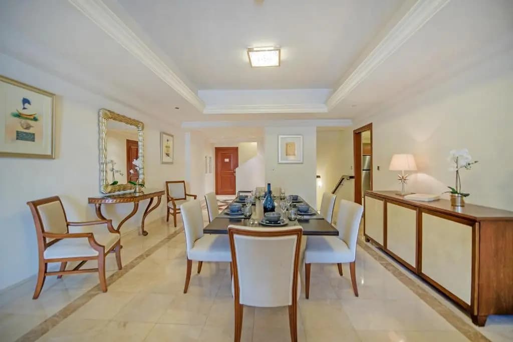 Luxurious 3BR Townhouse with Maid's & Private Pool in Palm Jumeirah - photo 22