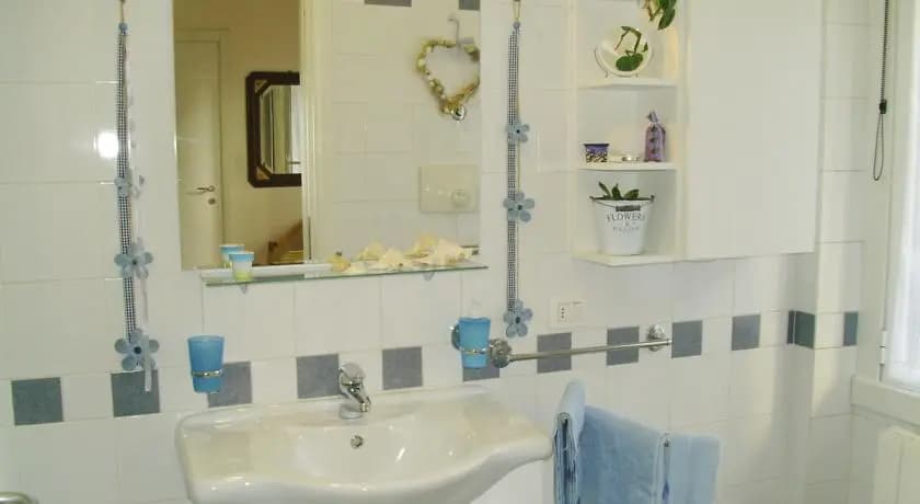 Zara Cosy & Cheap Apartment - Free Parking - Open 24h - photo 10