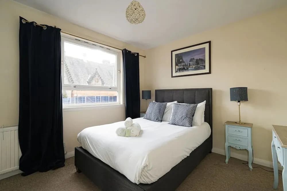 Royal Mile 2BR Apartment Private Balcony - photo 3