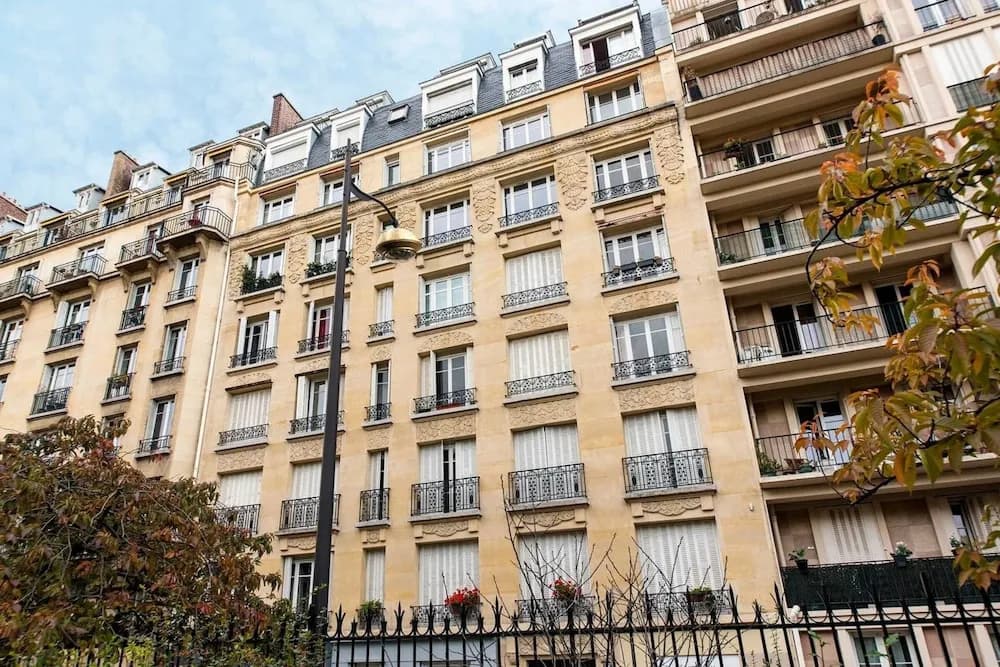 Bright Champerret Apartment Fits 4 in Paris 17th! - main photo