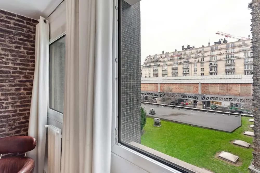 Stunning One Bedroom Apartment Sleeps 5, in Paris - photo 9