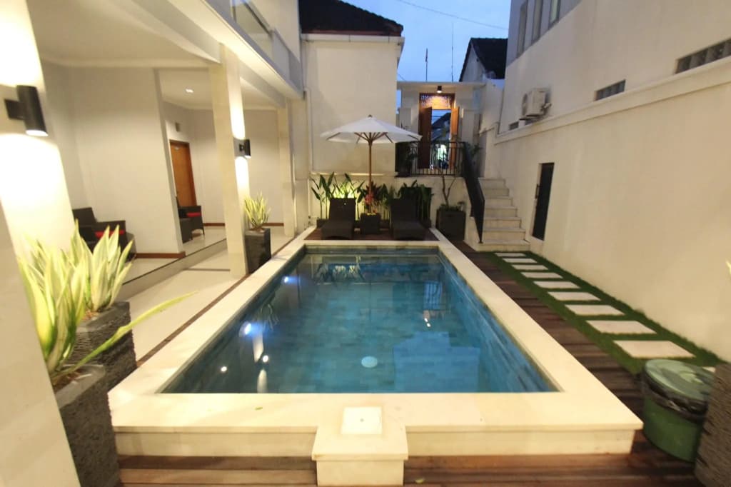 Tom Guest House - photo 9