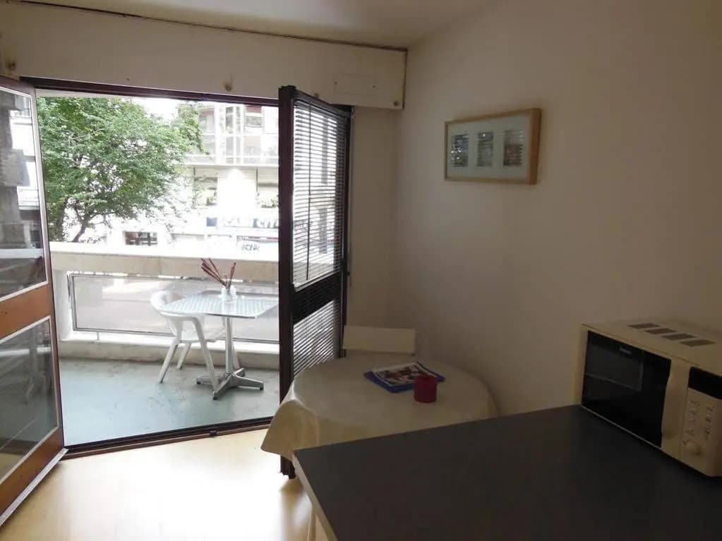 Sacre Coeur Apartment - photo 8