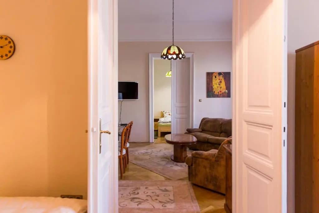 East Private Rooms - photo 3