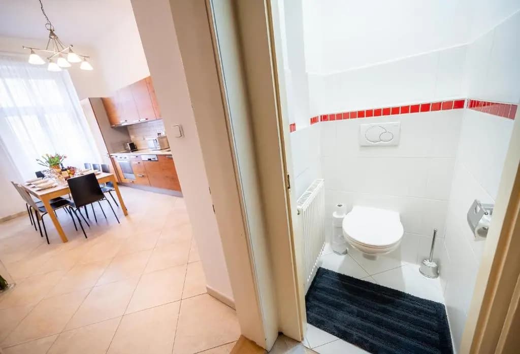 Kafka Apartment 4BR+2bath Old Town - photo 10
