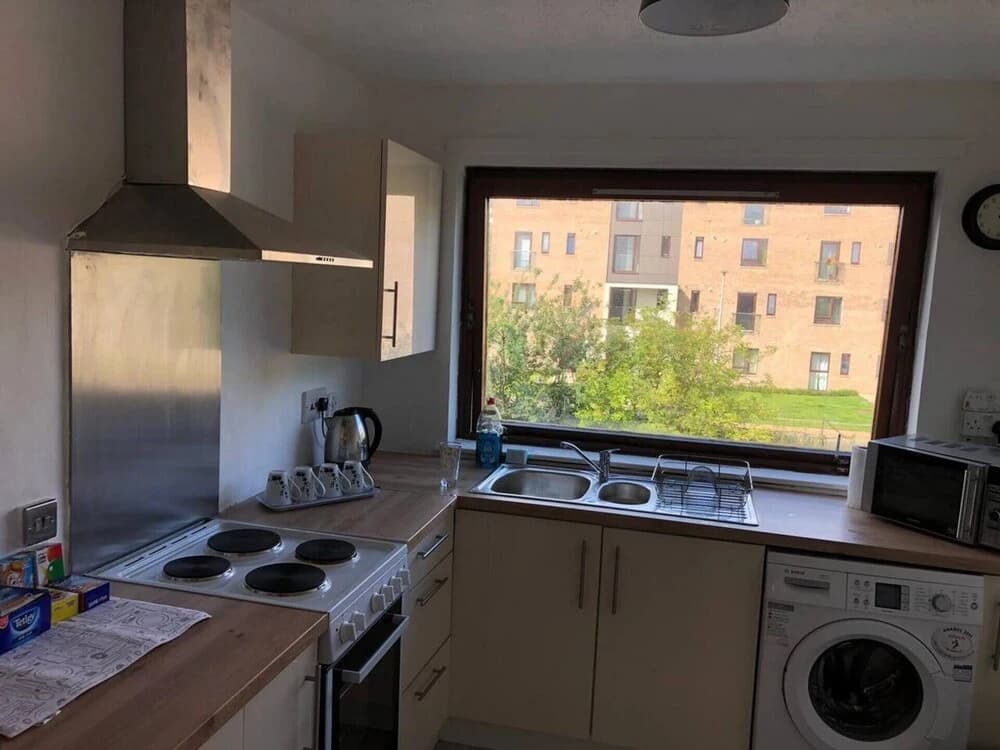 Stunning 2-bed Serviced Selfcatering Apartment - photo 8