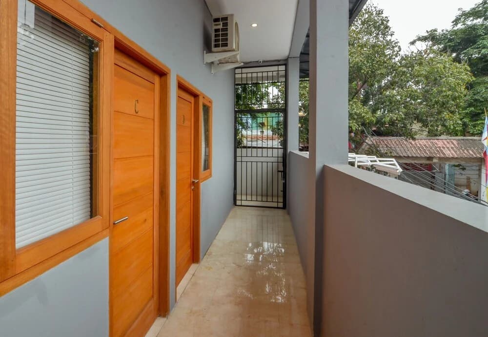 ZEN Rooms Basic Meruya Selatan - photo 13