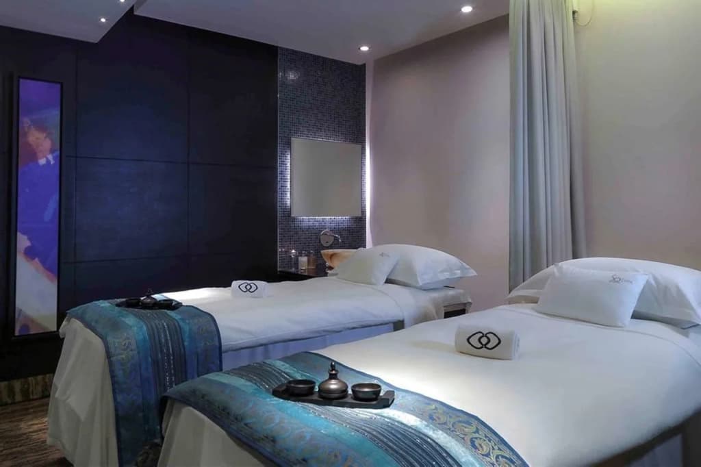 Sofitel Abu Dhabi Corniche Hotel - photo 23