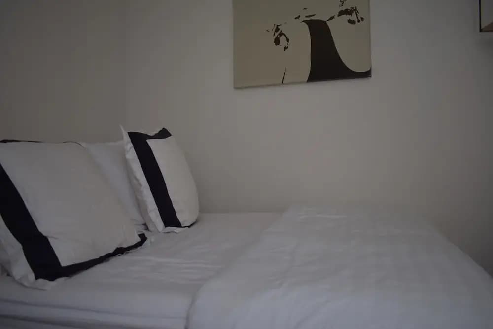 1 Bedroom in Bonne Nouvelle - photo 2