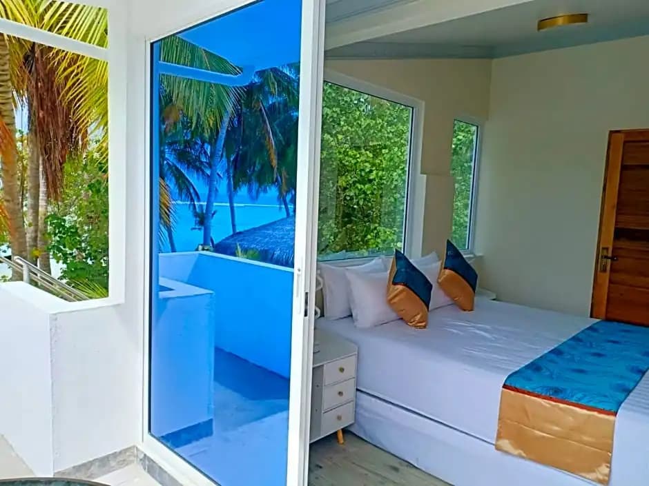 Island Life Maldives Retreat & Spa - photo 4