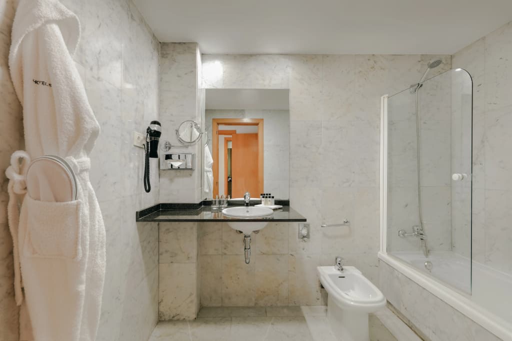 Catalonia Barcelona Beach Hotel - photo 14
