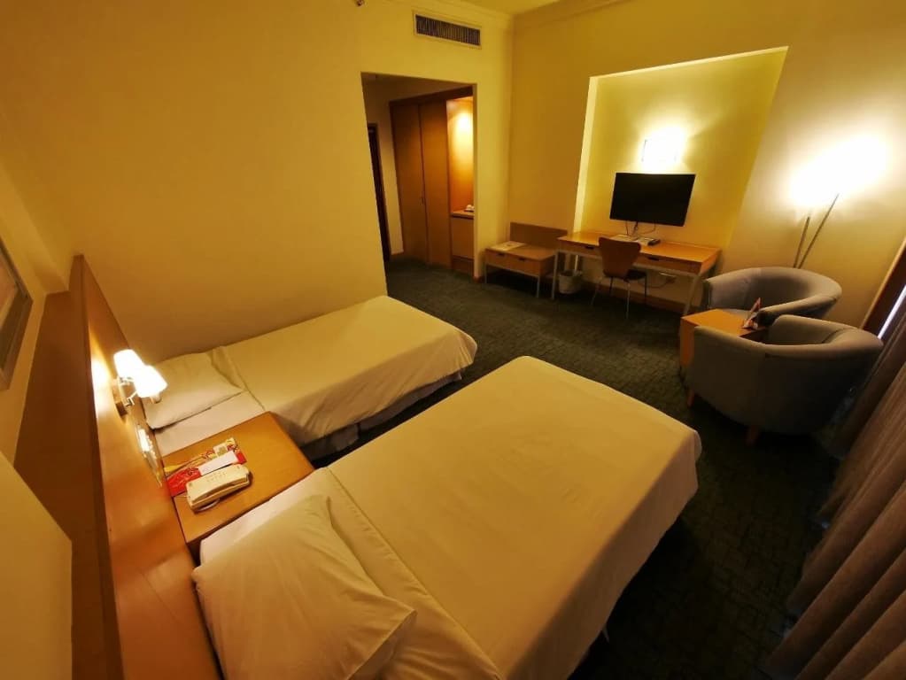 Premier Hotel - photo 2