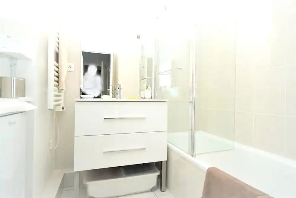 Apartment with 2 Bedrooms in Paris, with Wonderful City View And Wifi - photo 3