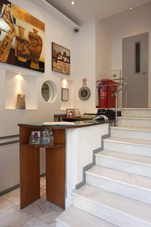 Metropolis Hotel - photo 12