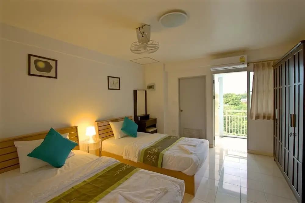 OYO Srirat Residence - main photo