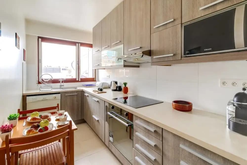 Spacious Apartment Near Exhibition Park - photo 9