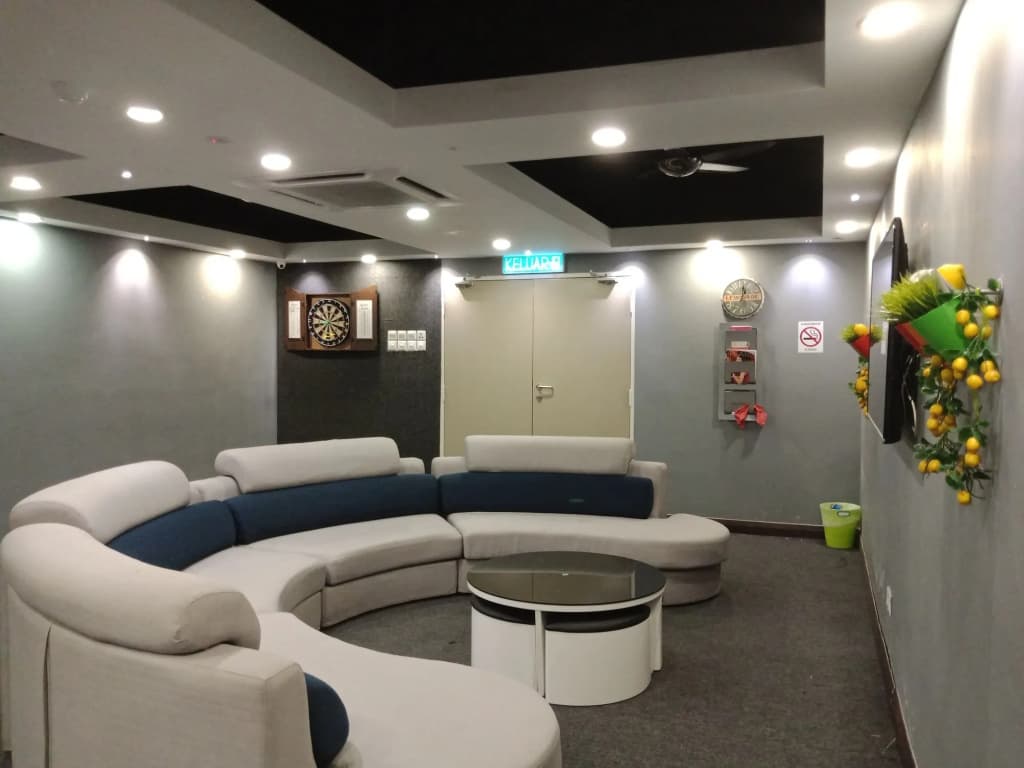 Lemon8 Hotel Apartment - photo 20