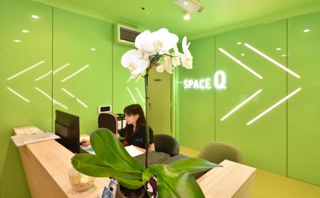Space Q Capsule Hotel - main photo