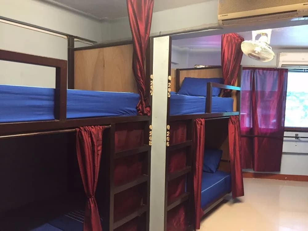 Q6 At 6 - Hostel - photo 5