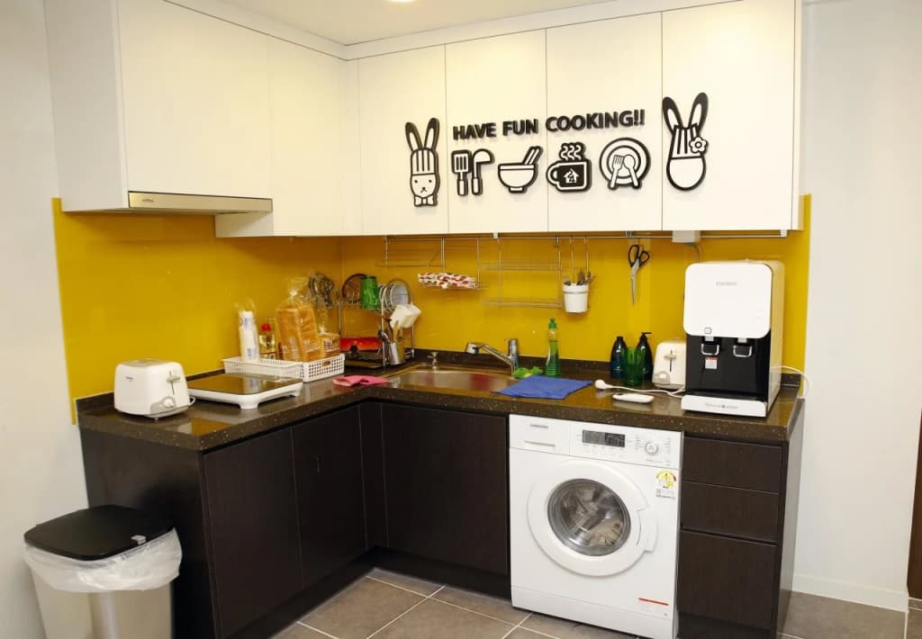 24 Guesthouse Sinchon Avenue - photo 13