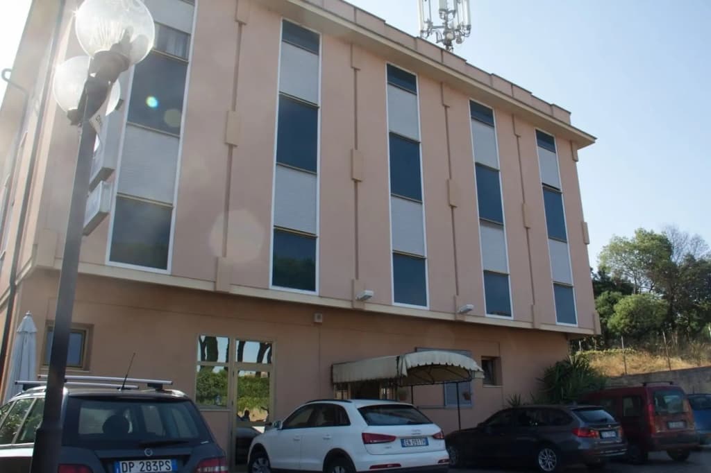 Best Western Hotel Revolution - main photo
