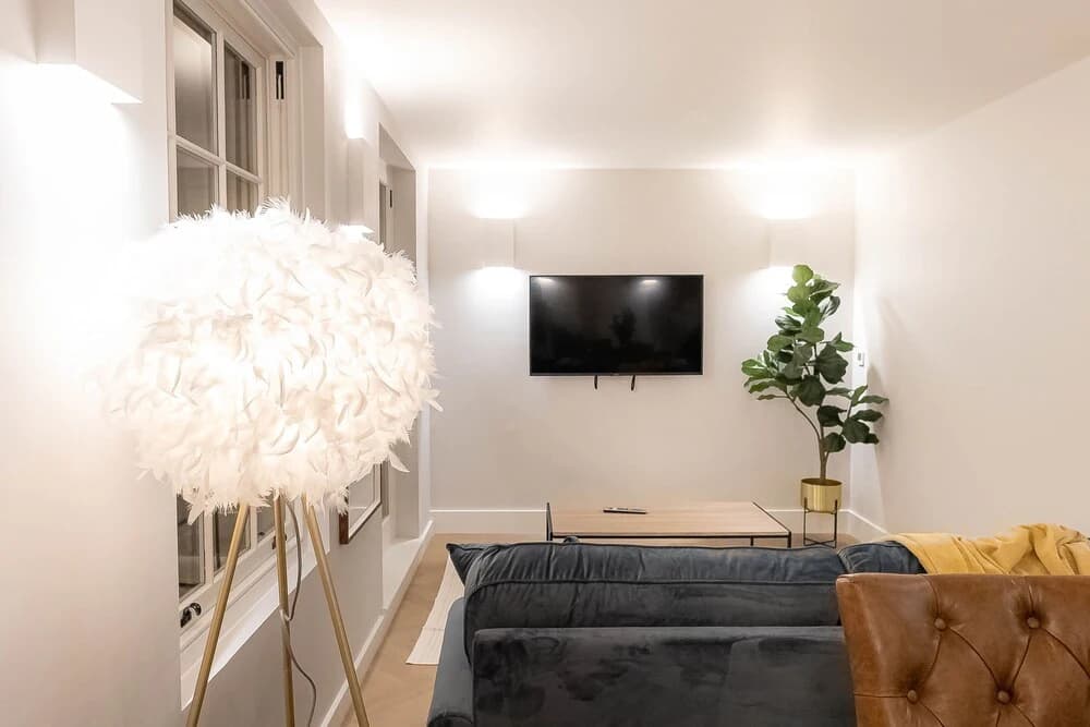 Three Bed Apts near Spitalfields Mkt - photo 2