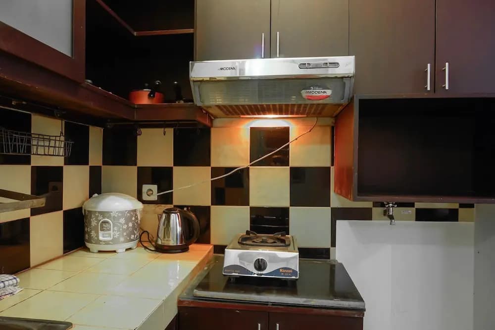 Classic and Warm 2BR Gading Mediterania Apartment - photo 10