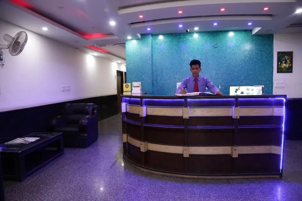 Airport Hotel Earth - photo 2