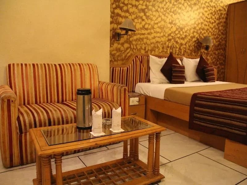 Hotel Singh International - photo 35