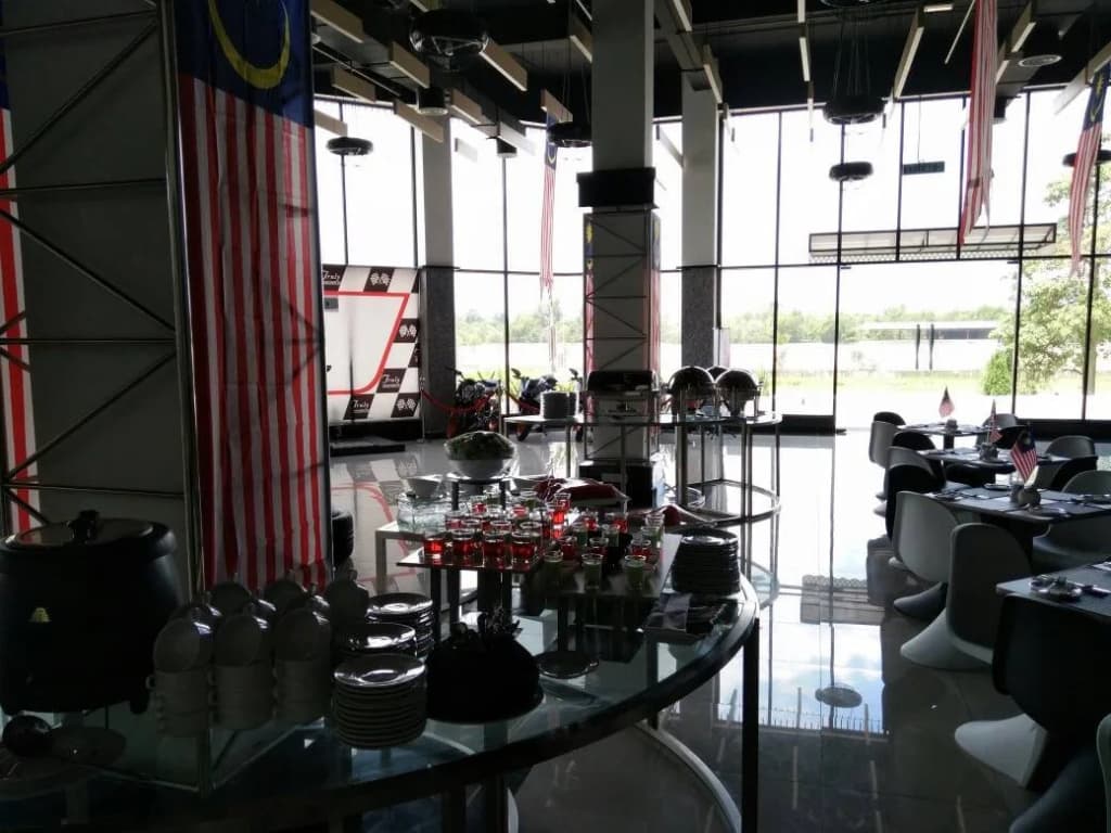 Hype Motorsports Hotel, Kuala Lumpur International Airport - photo 13