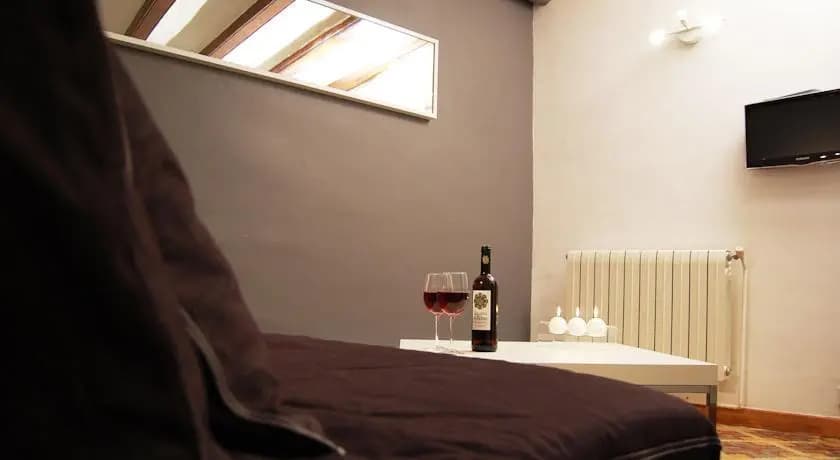 Cathedral Apartments - photo 4