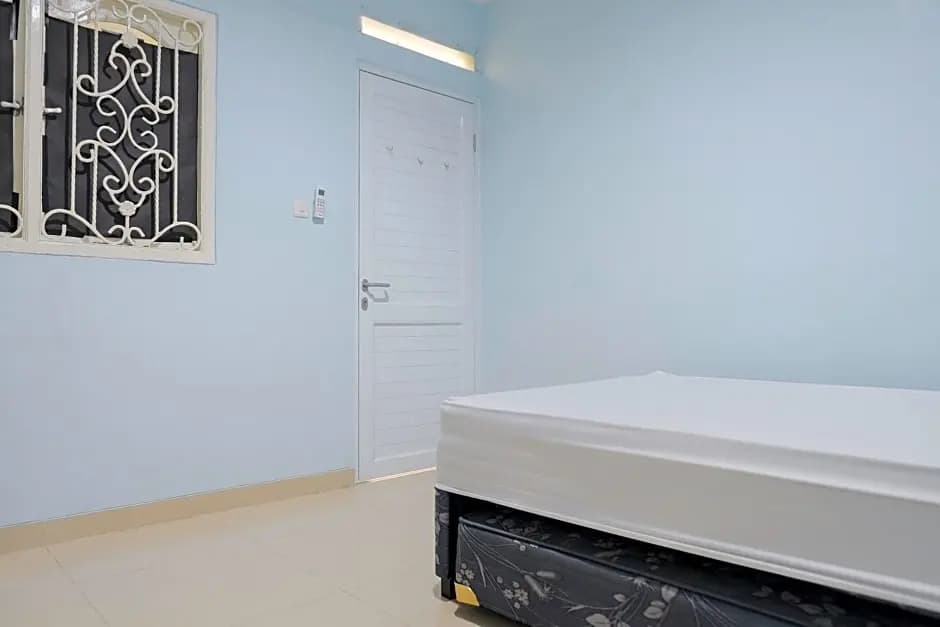 KoolKost Syariah near Green Pramuka Square Mall - Minimal Stay 6 Nights - photo 5