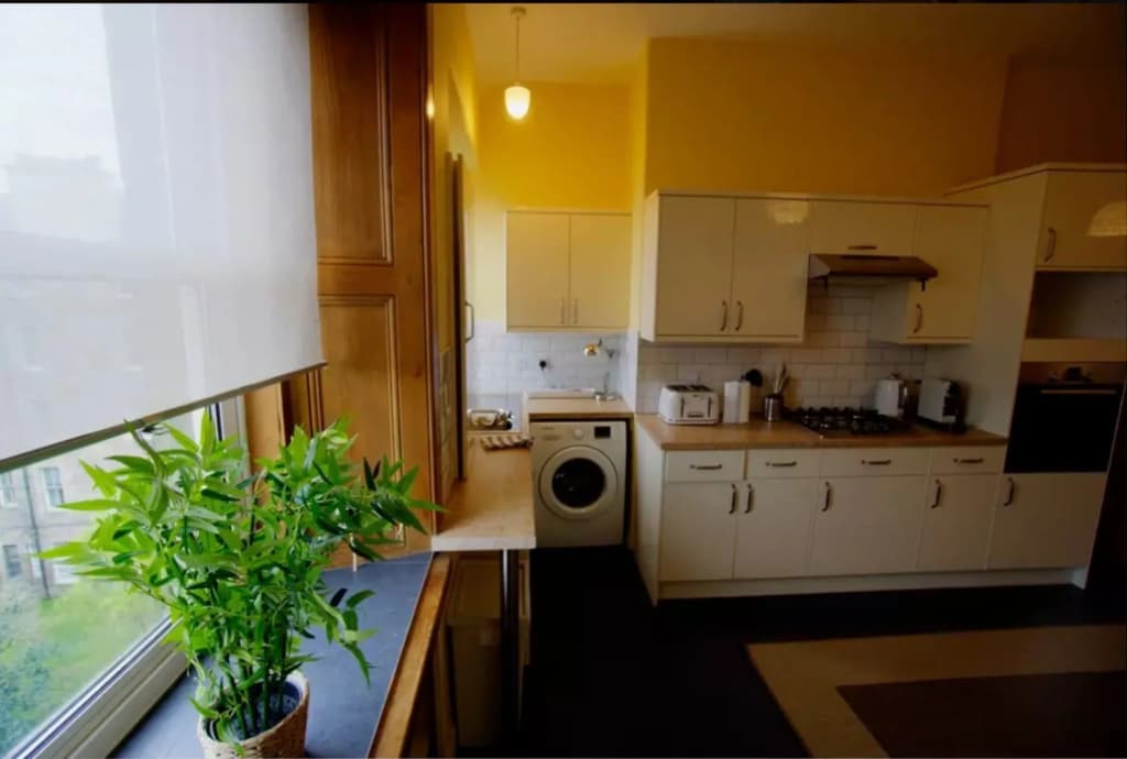 Traditional Edinburgh City Centre Flat - photo 9