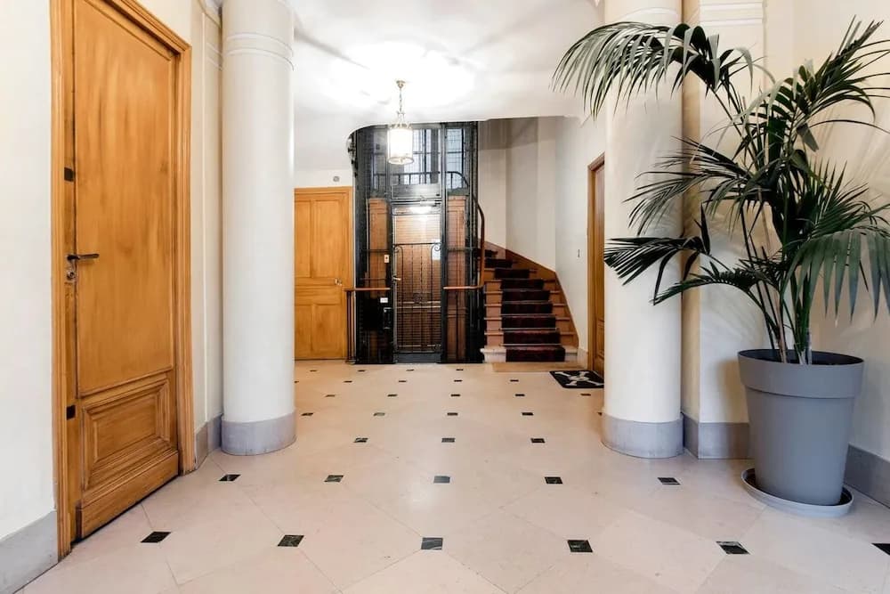 Bright Champerret Apartment Fits 4 in Paris 17th! - photo 9