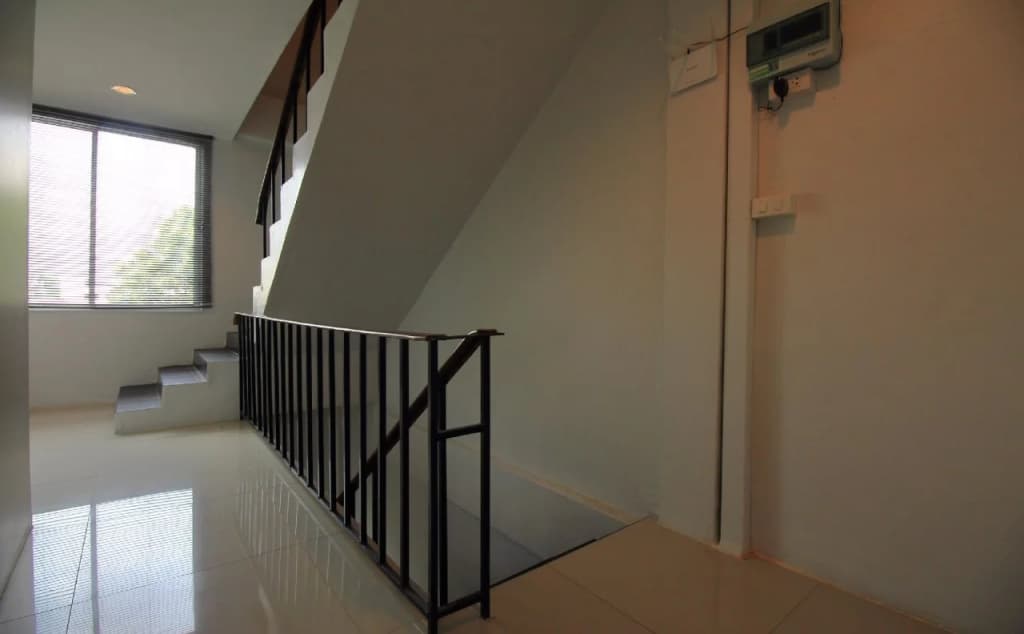 OYO 421 Guyasuka Hostel&cafe - photo 9