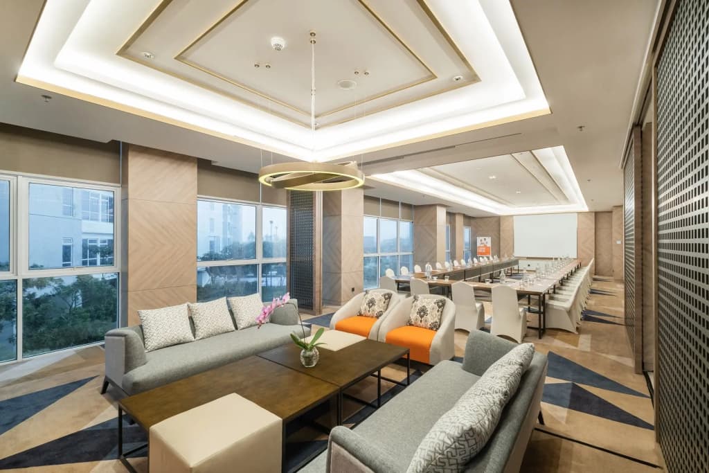 HARRIS Suites Puri Mansion Jakarta - photo 7